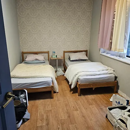 24 Guesthouse Gangnam Center - Female Only